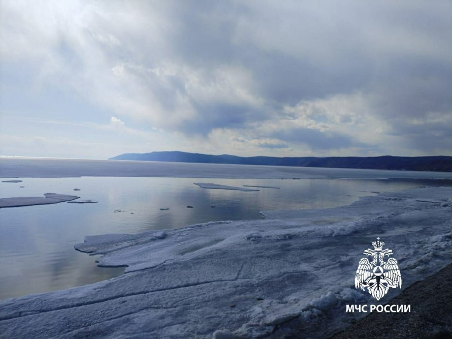 На водоёмах Иркутской области происходит разрушение льда. Выход на него ОПАСЕН!